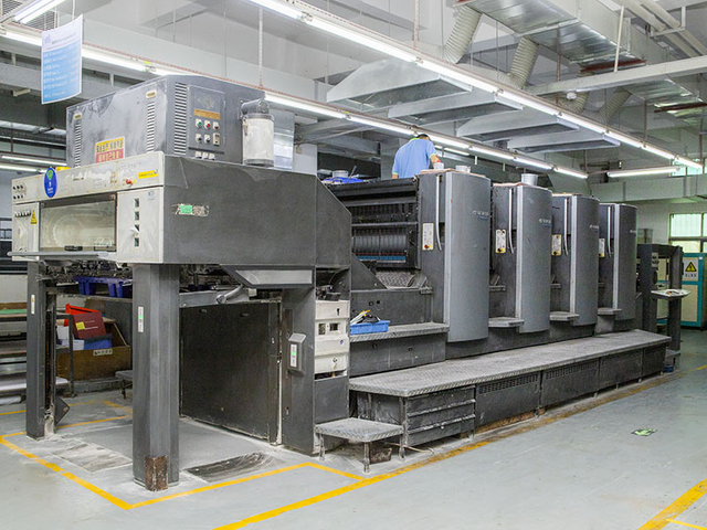 海德堡CD102-4C全自动印刷机（入口）